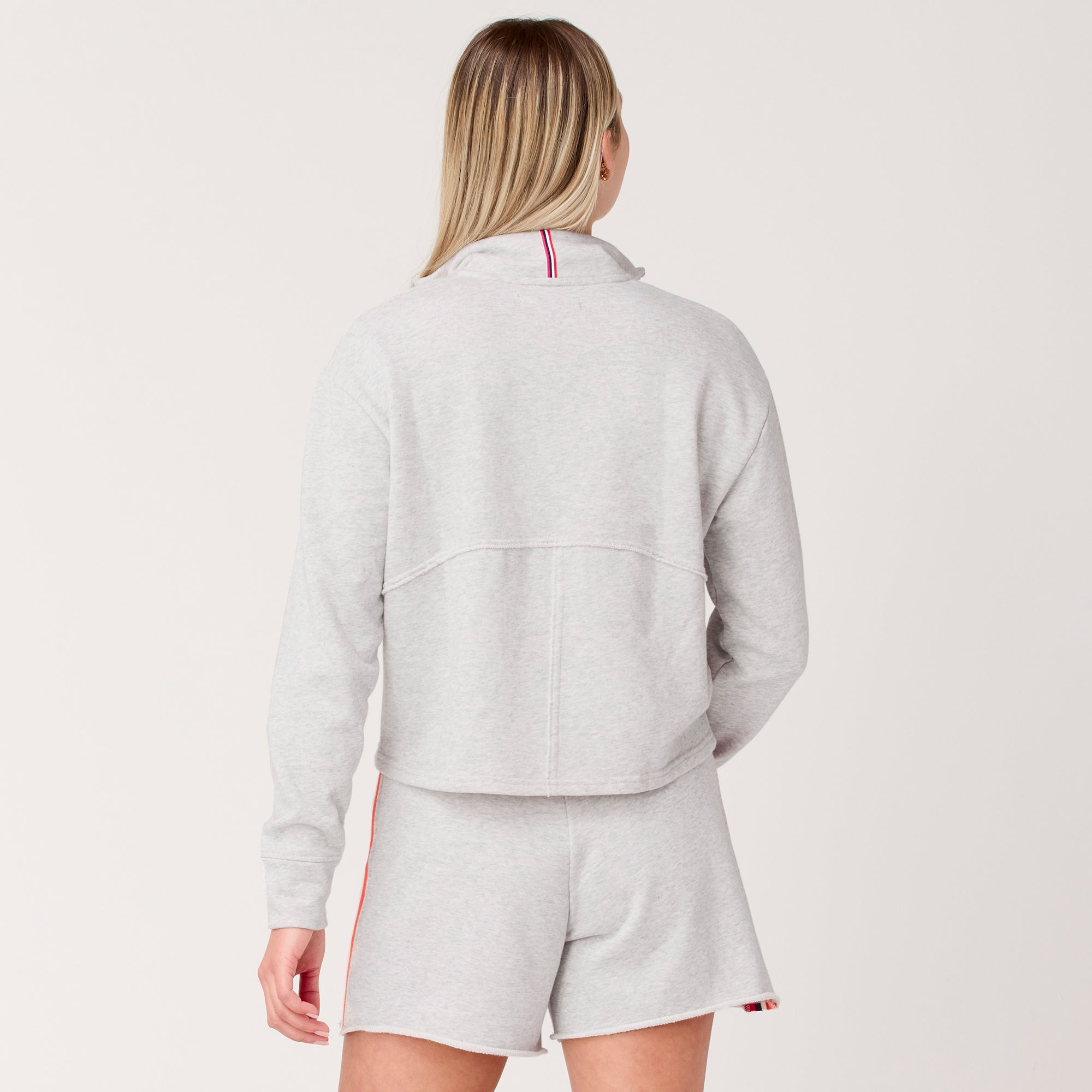 【CPGN STUDIO】Half Zip-up Holly Embroidery Sweat pholoh